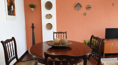 Room 4: Room & Workspace @ Coliving Hub Funchal - Gallery - 8