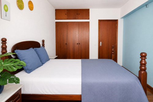 Room 4: Room & Workspace @ Coliving Hub Funchal