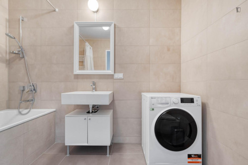 Nice 1-bedroom flat near the Schlachthausgasse subway station