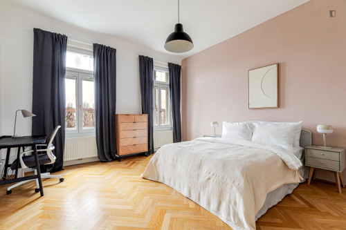 Nice 2-bedroom flat near the University of Economics and Business - Gallery - 10