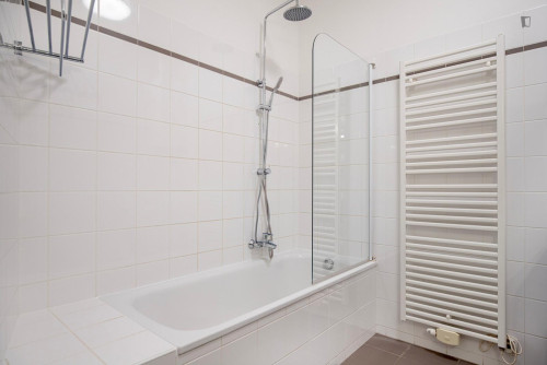 Nice 2-bedroom flat near the University of Economics and Business - Gallery - 7