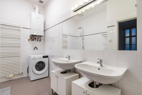 Nice 2-bedroom flat near the University of Economics and Business - Gallery - 8
