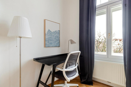 Nice 2-bedroom flat near the University of Economics and Business - Gallery - 17