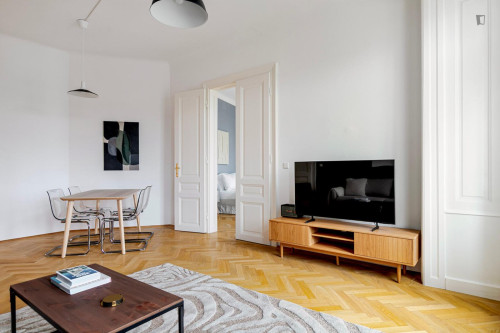 Nice 2-bedroom flat near the University of Economics and Business - Gallery - 12