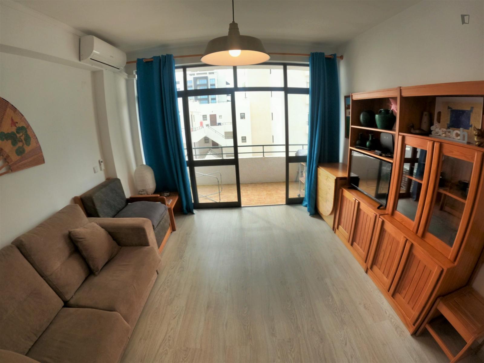 Excellent 1-Bedroom Apartment In Quarteira - 1