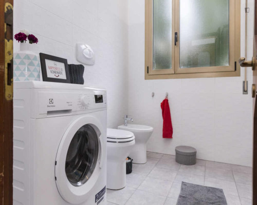 Tasteful single bedroom in the centre of Bologna - Gallery - 13