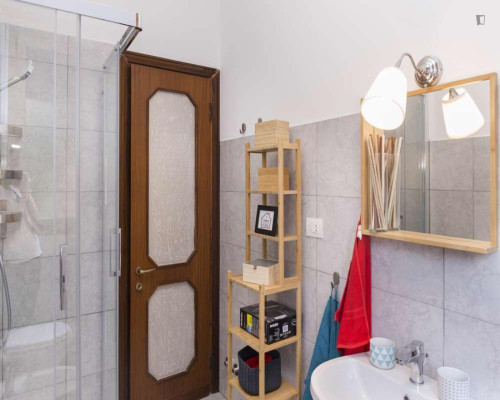 Tasteful single bedroom in the centre of Bologna - Gallery - 8