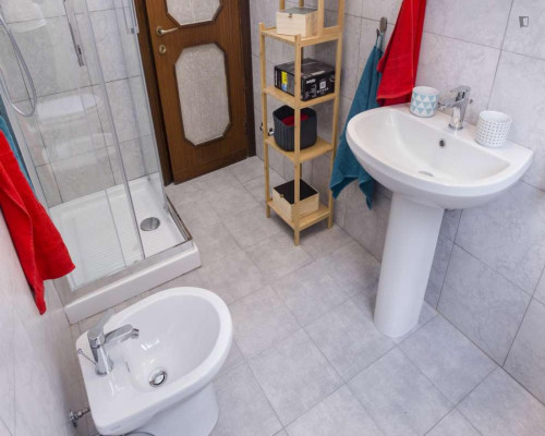 Tasteful single bedroom in the centre of Bologna - Gallery - 10
