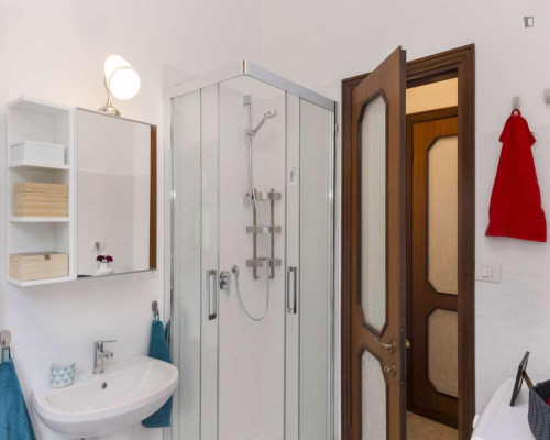 Tasteful single bedroom in the centre of Bologna - Gallery - 15