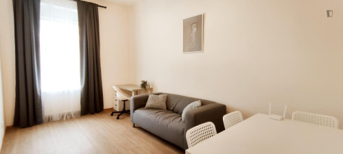 Great 1-bedroom flat near the Kačerov transport station