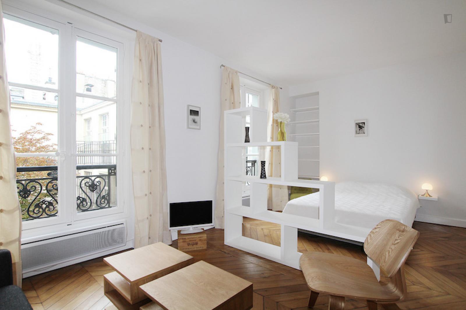 Awesome Studio Near The Brochant Metro - 1