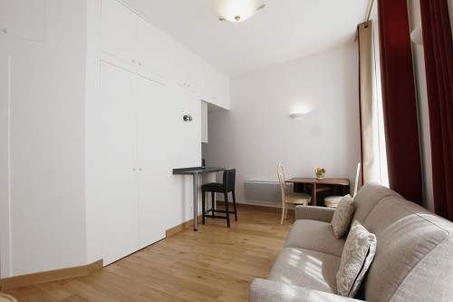 Neat 1-bedroom apartment close to Universite de Paris IV-Sorbonne