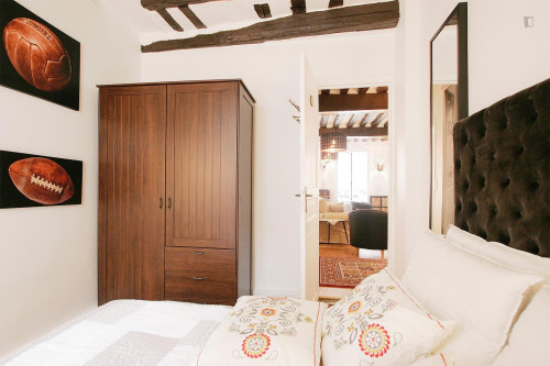 Fresh and bright 2-bedroom apartment close to the Université Pierre et Marie Currie