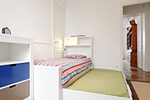 Beautiful 2-bedroom apartment close to Place de la Republique