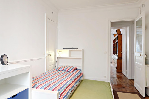 Beautiful 2-bedroom apartment close to Place de la Republique