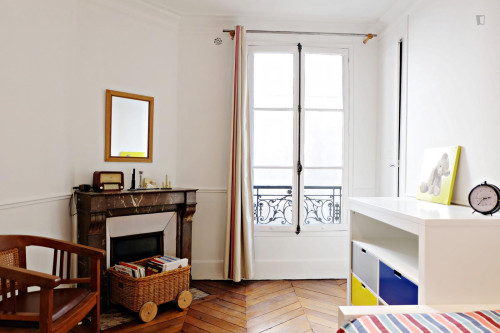 Beautiful 2-bedroom apartment close to Place de la Republique