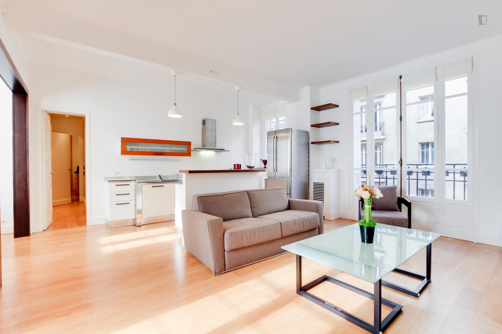 Comfy 2-Bedroom Apartment Near Trocadéro - 1