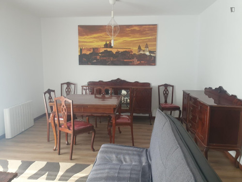 Pleasant bedroom in a 3-bedroom flat - Gallery - 5