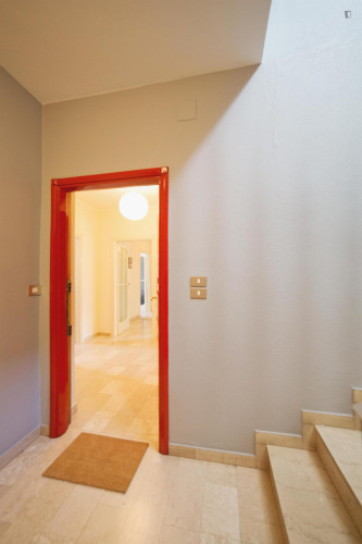 Bright double bedroom close to the Politecnico