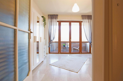 Bright double bedroom close to the Politecnico - Gallery - 17