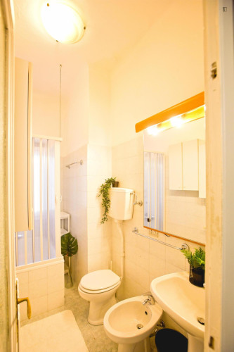 Homely double bedroom in the centre of Lecco - Gallery - 17