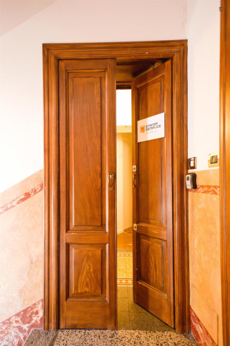 Homely double bedroom in the centre of Lecco