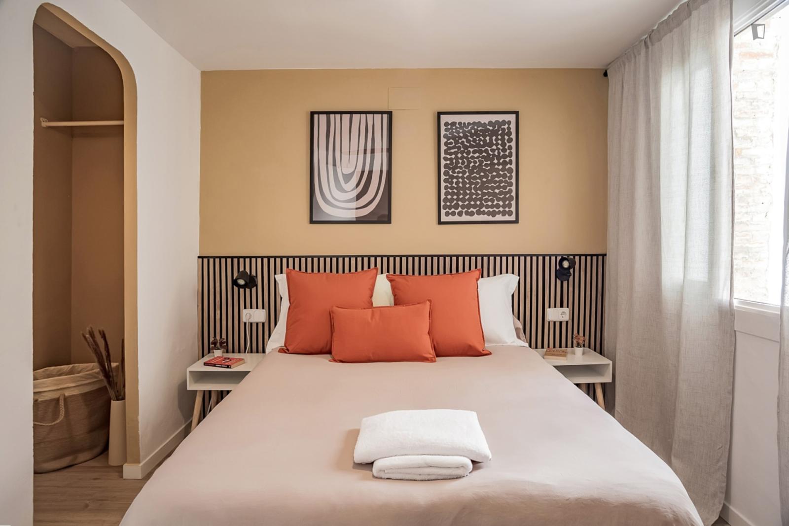 LUMEN R3 Private Room With Double-Bed And Private Bathroom - 1