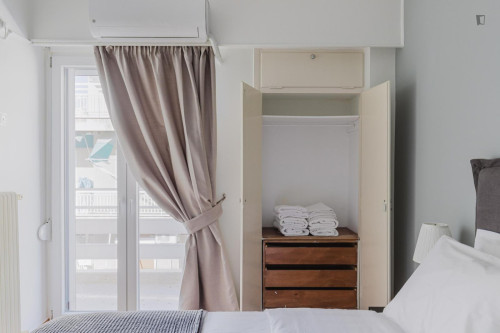Dashing 2-bedroom flat in Koukaki