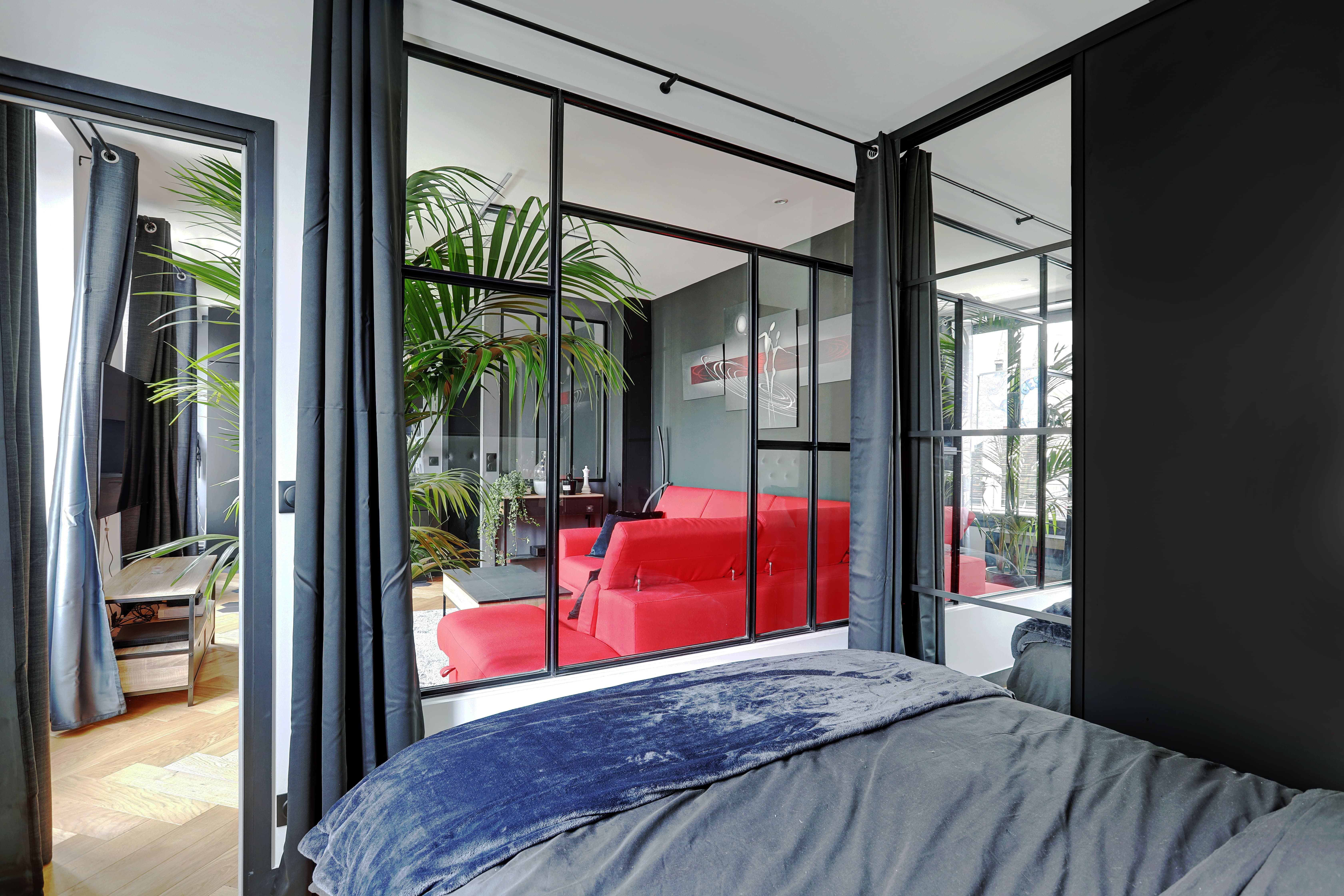 Nice Apartment, Paris Loft Design T2 — Steel Workshop-Style Glass Partition, 36 Sq M Fully Renovated - 3