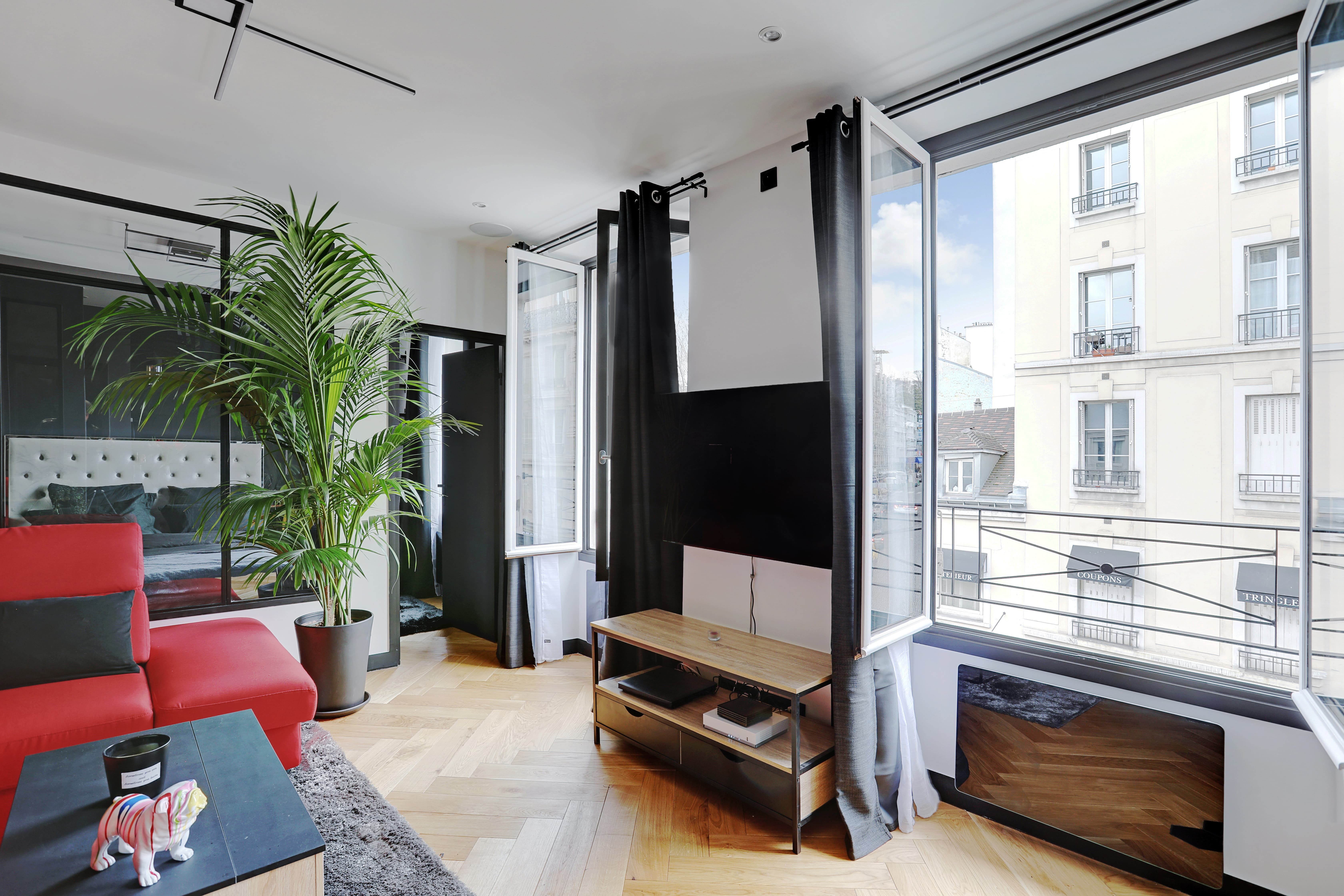 Nice Apartment, Paris Loft Design T2 — Steel Workshop-Style Glass Partition, 36 Sq M Fully Renovated - 7