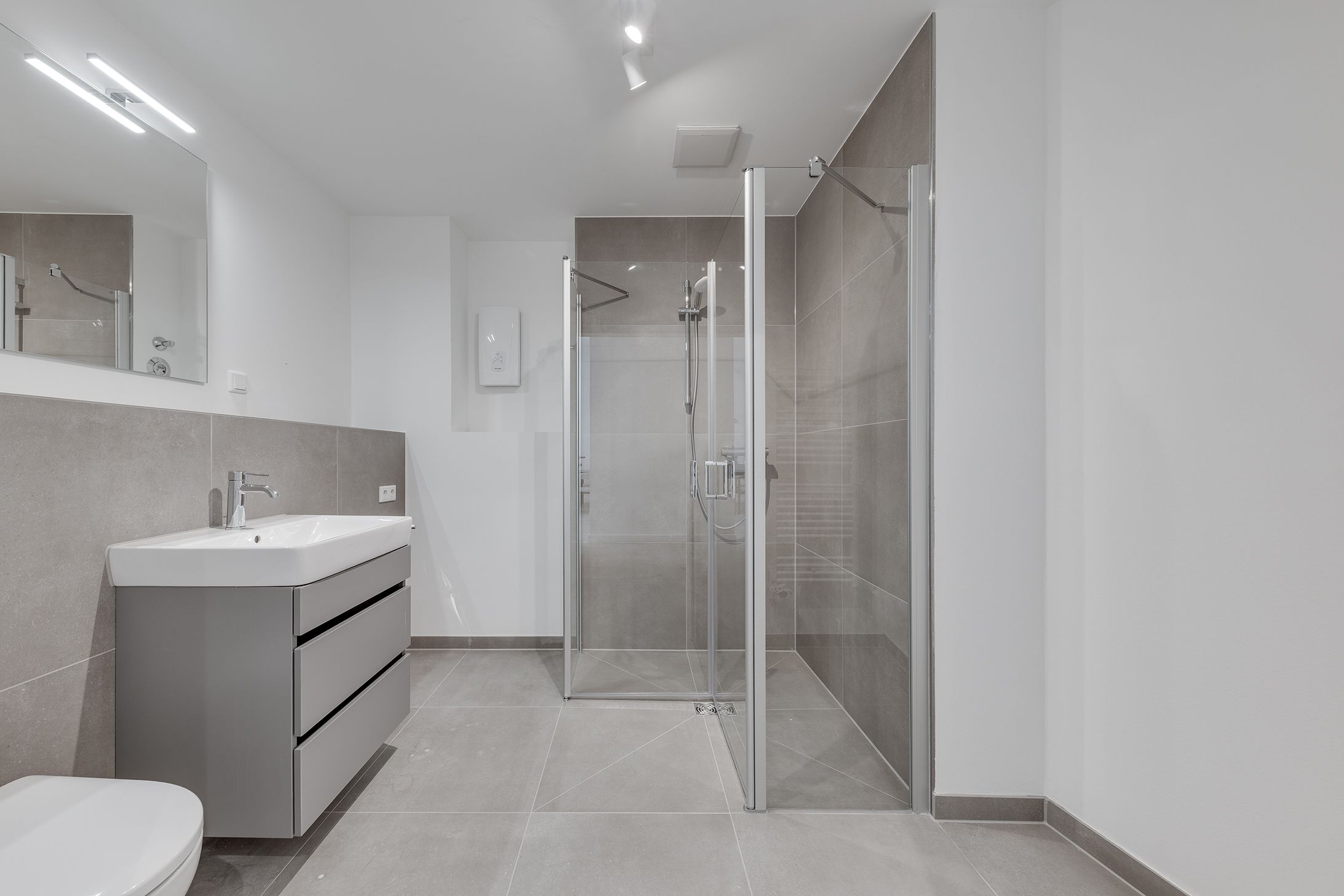 Stylish New Build Apartment In The Lorettoviertel - 16