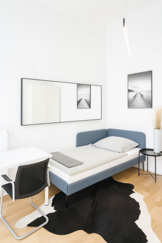 Stilvoll möblierte 8-Zimmer-Wohnung in zentraler Lage - ideal für große Teams oder Wohngemeinschaften - Gallery - 17