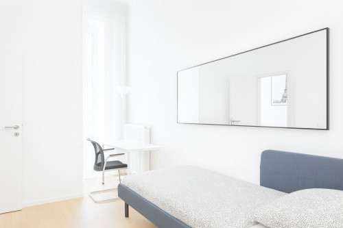 Stilvoll möblierte 8-Zimmer-Wohnung in zentraler Lage - ideal für große Teams oder Wohngemeinschaften - Gallery - 10