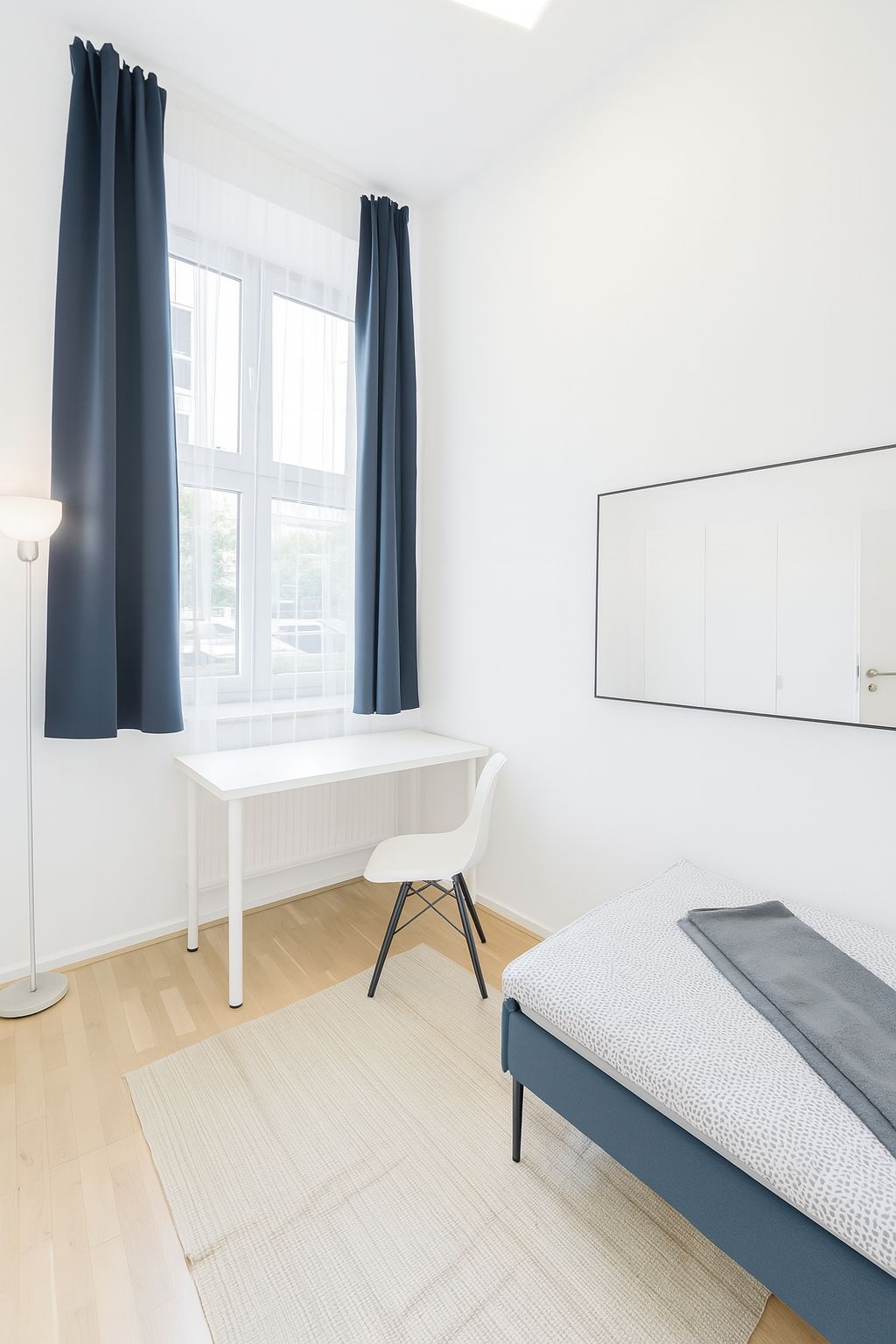 Stilvoll Möblierte 8-Zimmer-Wohnung In Zentraler Lage - Ideal Für Große Teams Oder Wohngemeinschafte - 12