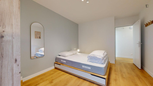 Ample double bedroom near Parc Georges Bazin