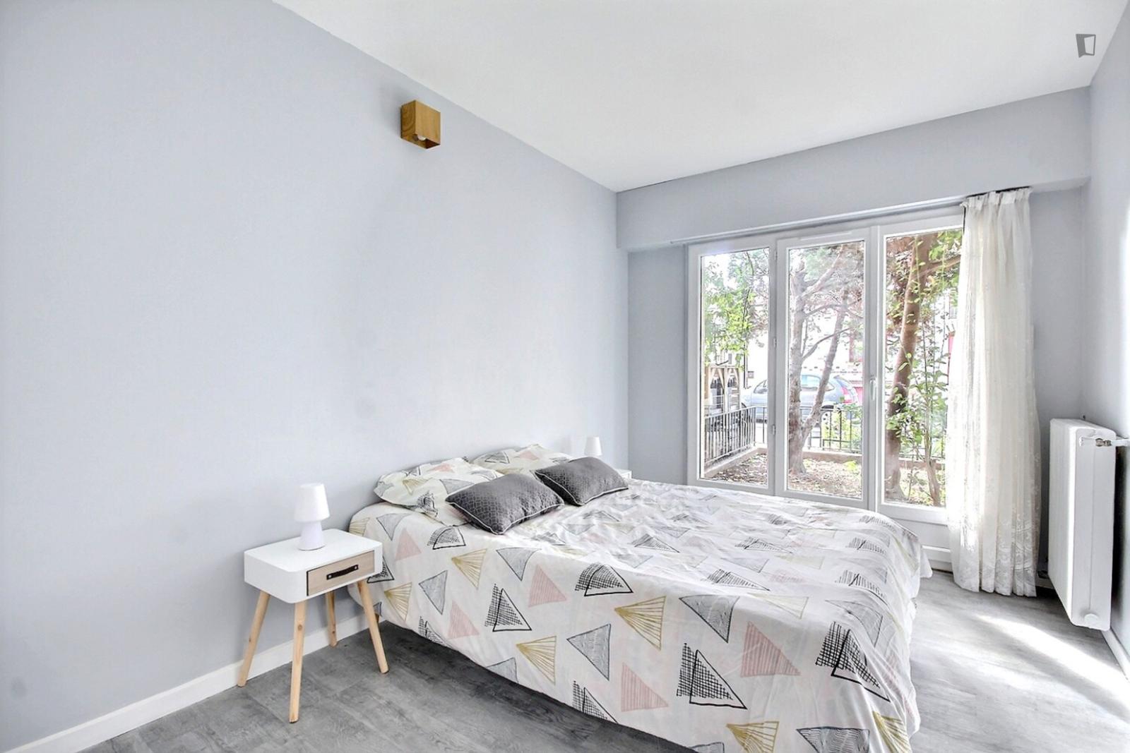 Comfortable 2-Bedroom Flat In Pantin - 1
