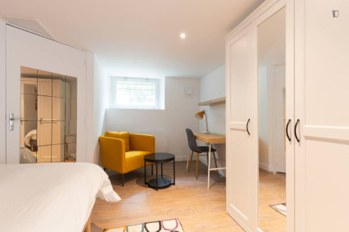 Alluring double ensuite bedroom in Orvault