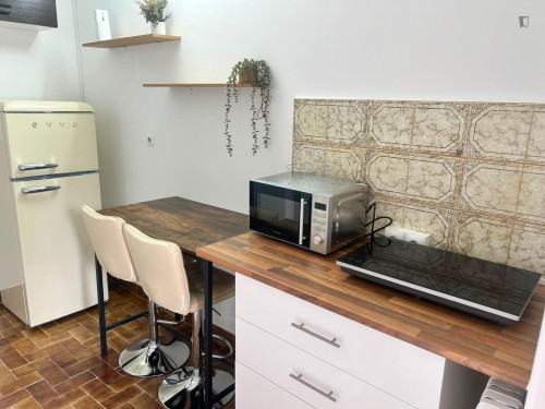 Cozy Double Bedroom close to ETSEA University