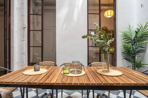 Inviting double bedroom in Barcelona 