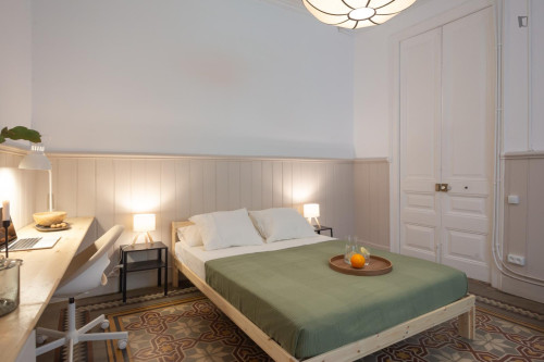 Inviting double bedroom in Barcelona  - Gallery - 23