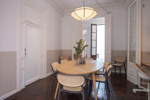 Charming single bedroom near Basílica de la Sagrada Família