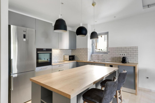 Cozy 2-bedroom flat in Agia Paraskevi