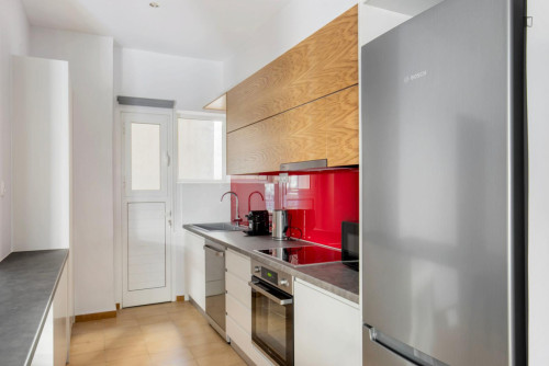 Nice 2-bedroom flat close to the University of Social and Political Sciences - Gallery - 10