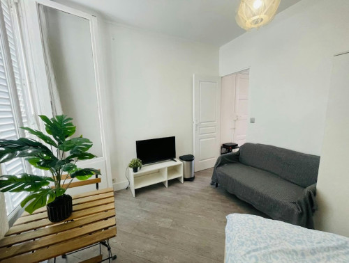 Rue Louis Ulbach, Courbevoie