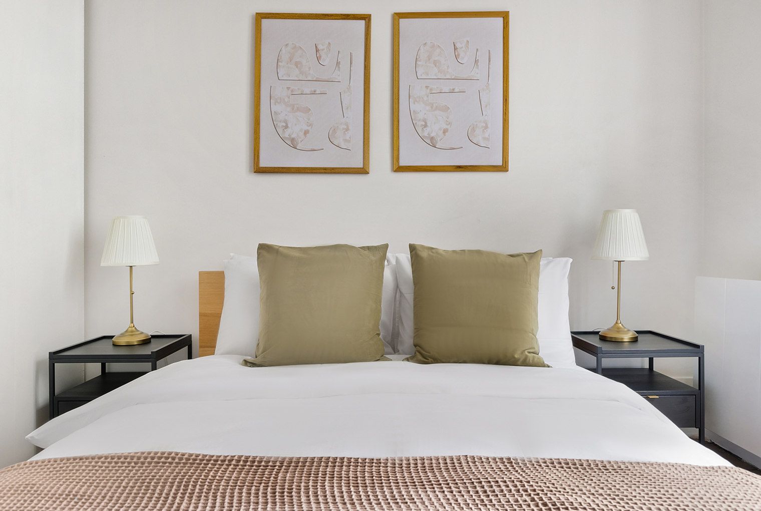 Chic One-Bedroom Apartment In Paris’ Heart - 10