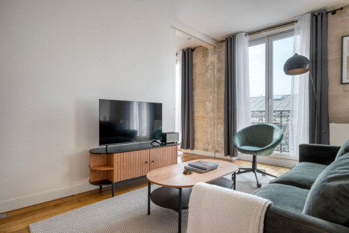 Charming One-Bedroom Retreat in Paris - Gallery - 16