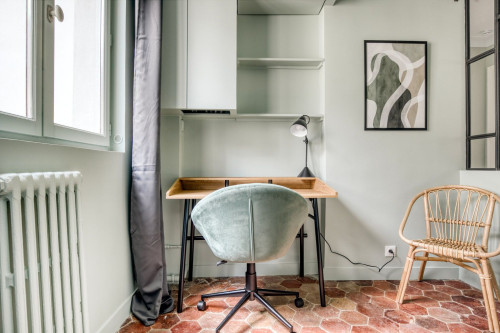 Chic Montmartre Apartment: Live Stylishly in Paris! - Gallery - 7