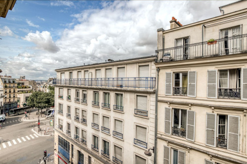 Chic Montmartre Apartment: Live Stylishly in Paris! - Gallery - 6
