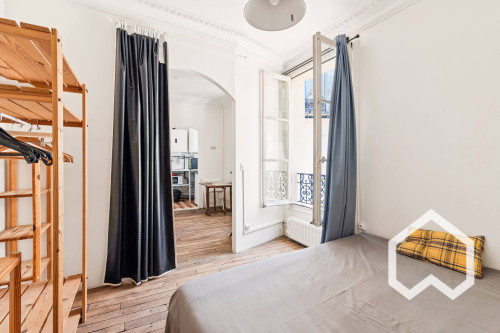 Quiet, secure, and airy apartment - Courtyard-facing - Typical Parisian Haussmannian building - Gallery - 12