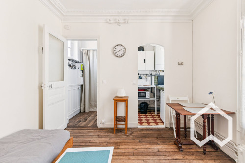 Quiet, secure, and airy apartment - Courtyard-facing - Typical Parisian Haussmannian building - Gallery - 13
